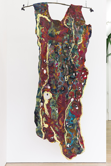 Hand felted wool and bronze, 240 x 120cm, 2022.
Photography by Tim Bowditch.